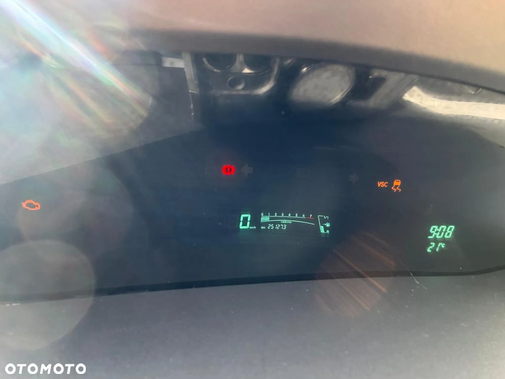 Toyota Yaris - 10