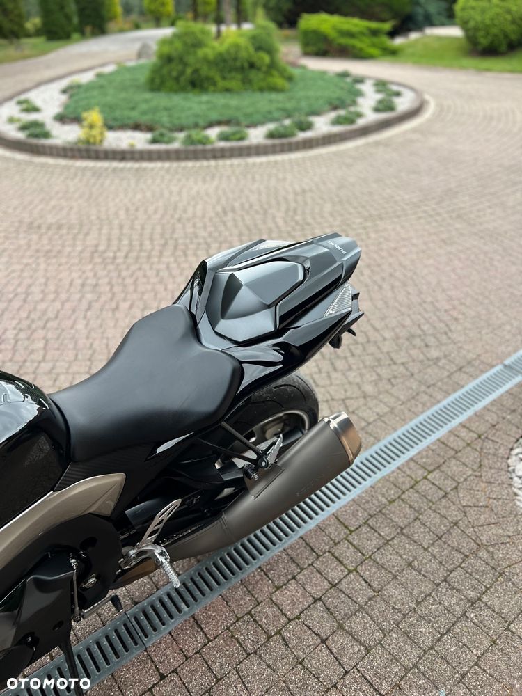 Suzuki GSX-R - 17