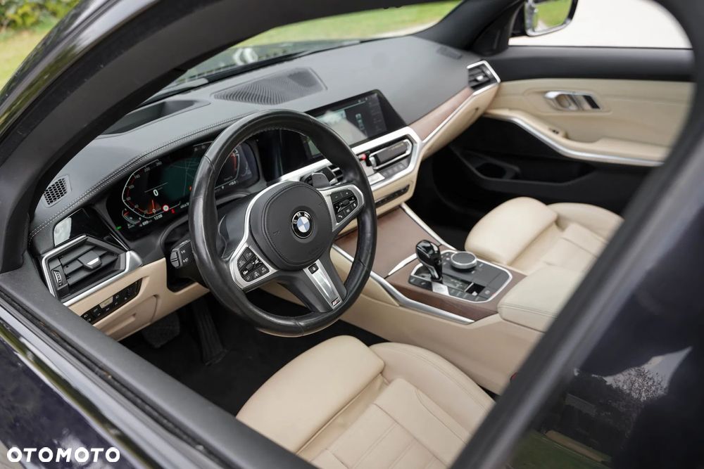 BMW Seria 3 330d xDrive mHEV M Sport - 27