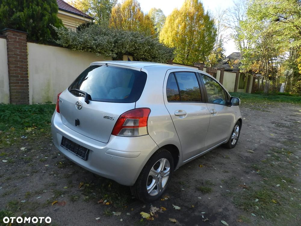 Toyota Yaris - 2