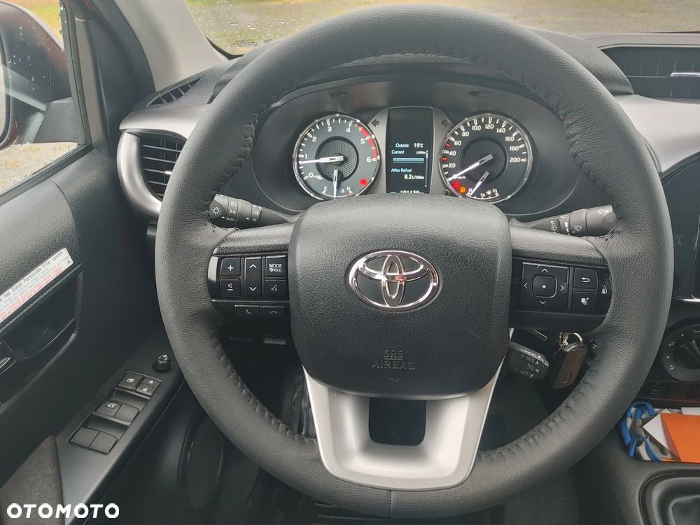 Toyota Hilux 2.4 D-4D Double Cab DLX 4x4 - 11