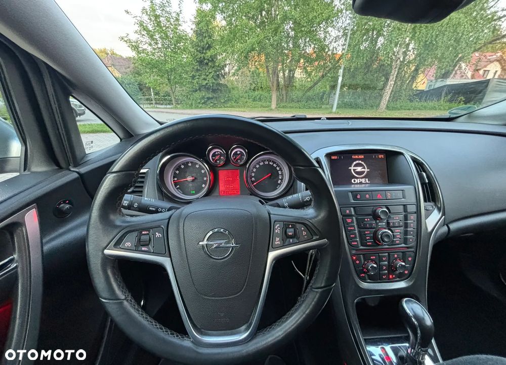 Opel Astra 1.6 Automatik Color Edition - 12