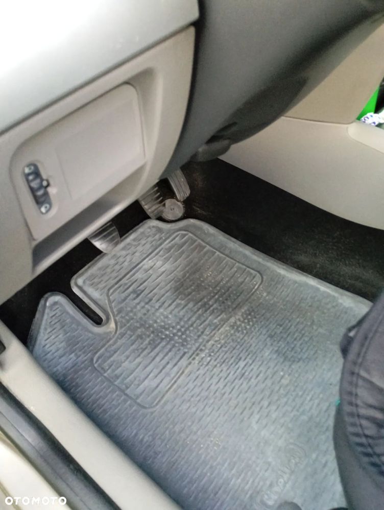 Renault Thalia 1.2 16V Alize - 7