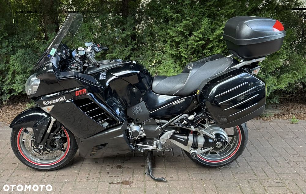 Kawasaki GTR - 12