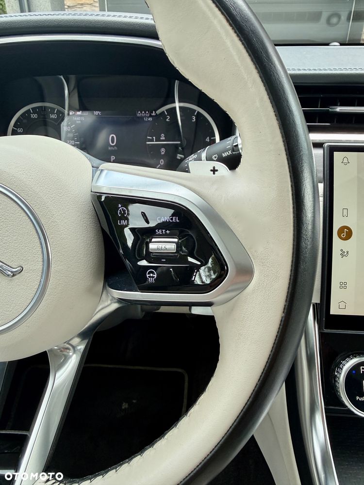 Jaguar XF 2.0 D200 mHEV AWD HSE - 17