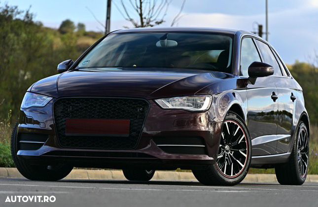 Audi A3 1.6 TDI S-Tronic Attraction - 9