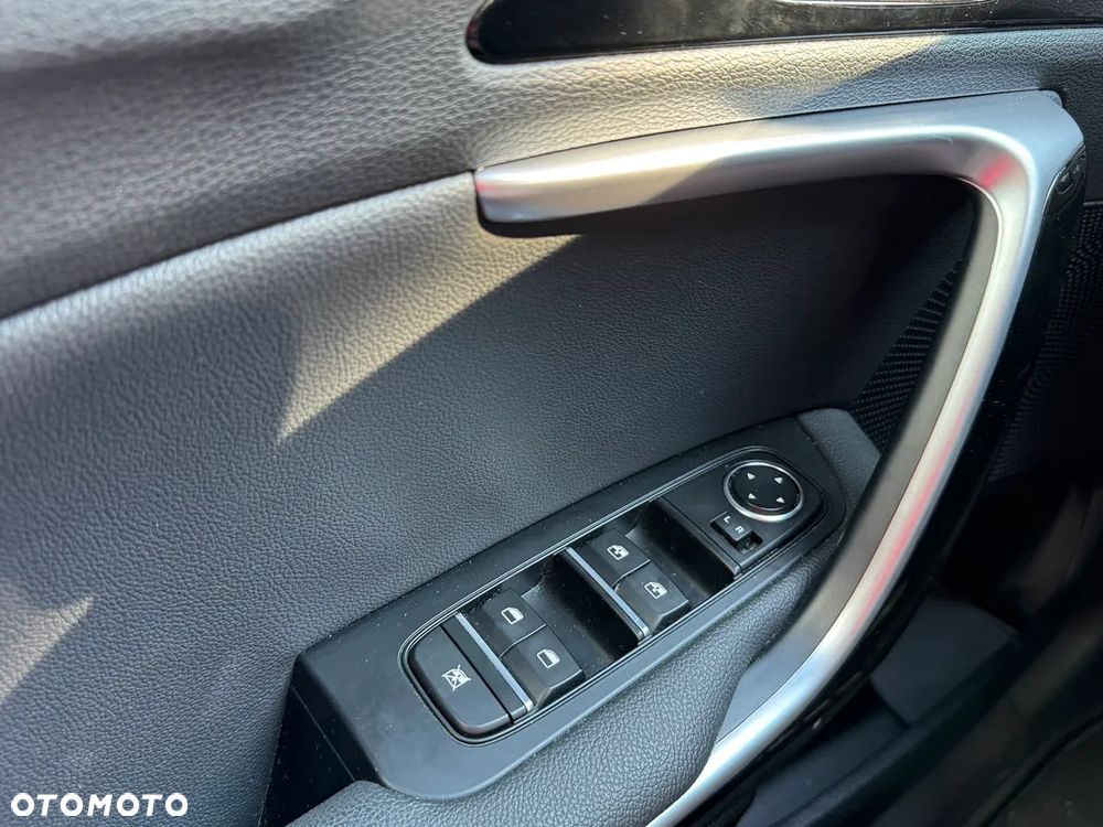 Kia Ceed 1.4 T-GDI DCT OPF Platinum Edition - 23