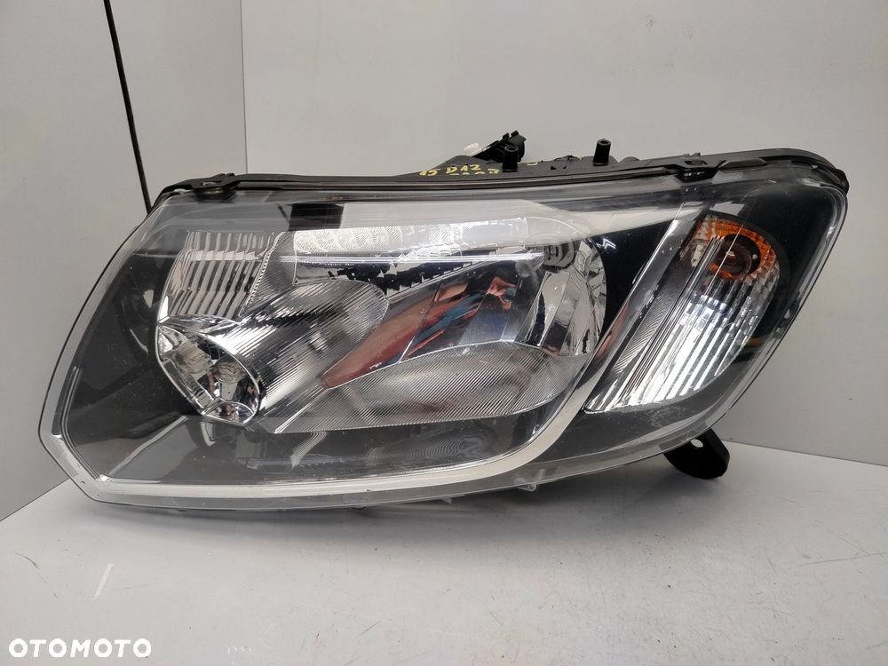 DACIA SANDERO II 12R- REFLEKTOR LEWY PRZÓD LAMPA LEWA PRZEDNIA - 1