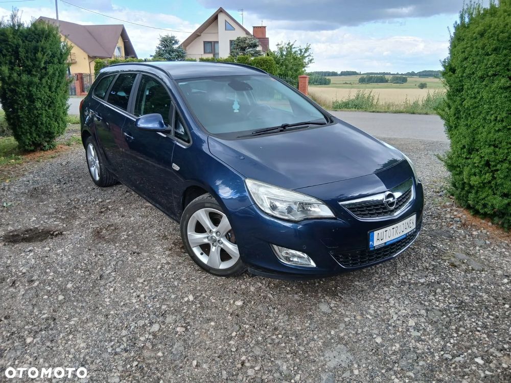 Opel Astra 1.4 Turbo Design Edition - 1