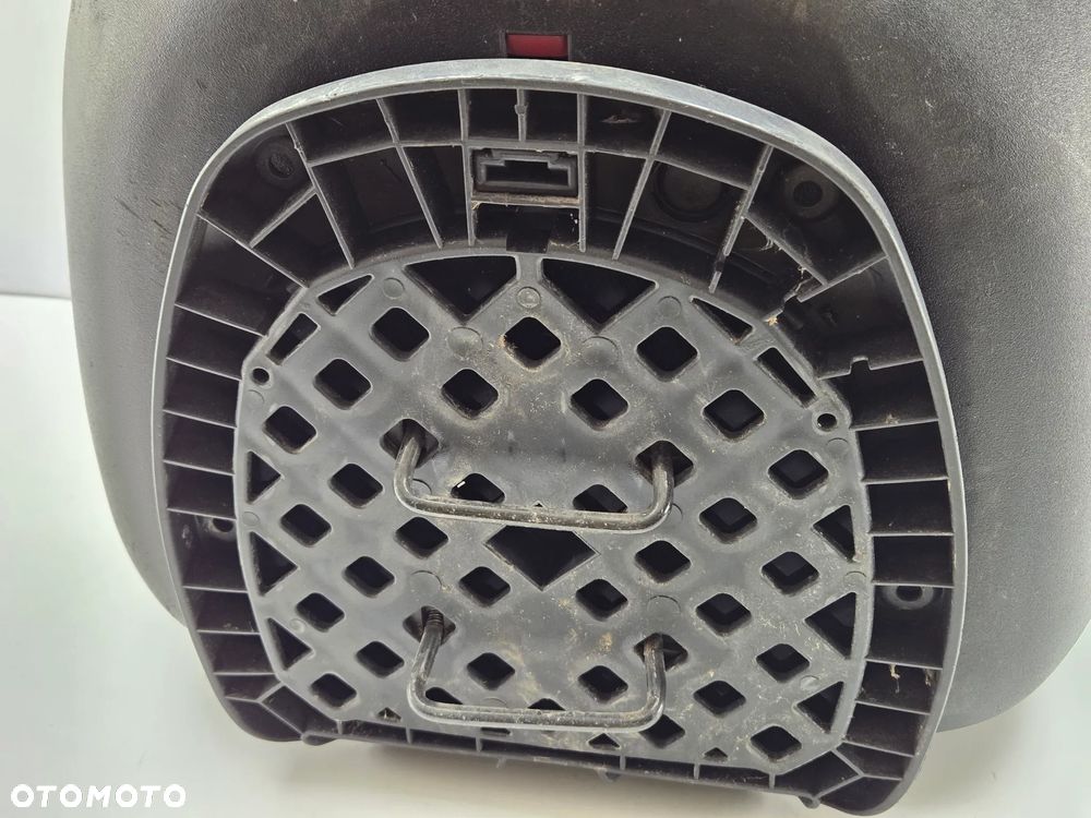 KUFER CENTRALNY  PEUGEOT VIVACITY SKUTER YAMAHA SUZUKI CPI - 9