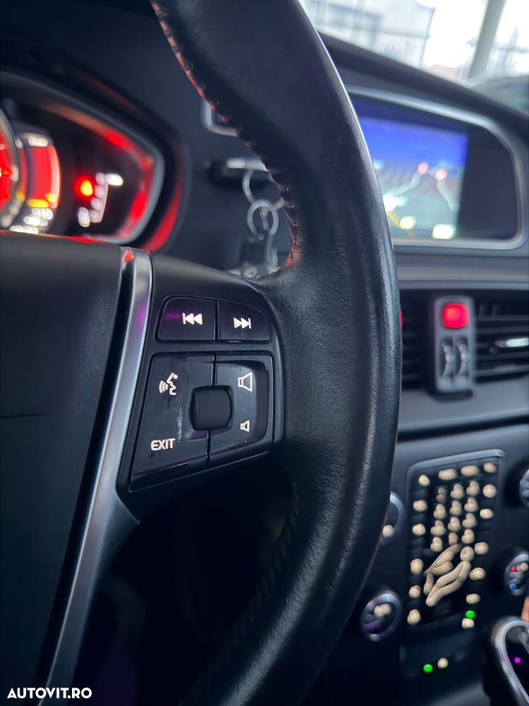 Volvo V40 D2 Geartronic Momentum - 26