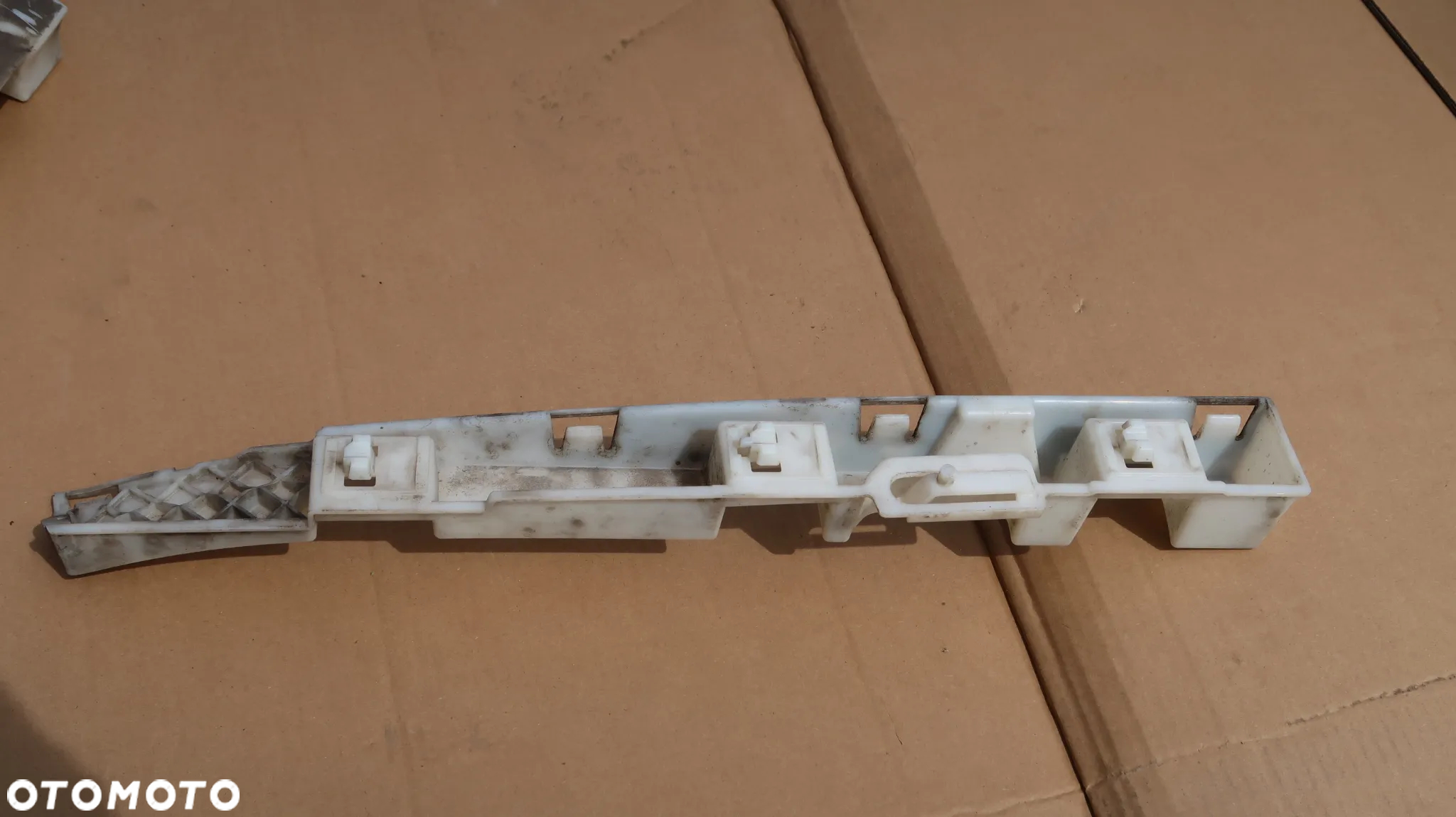 LISTWA PROGOWA LEWA BMW f80 - 3