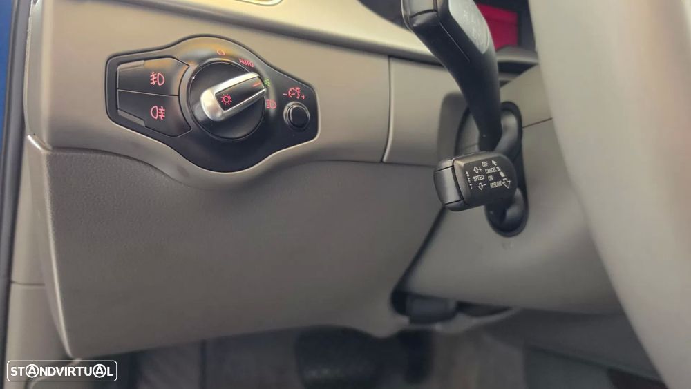 Audi A4 2.0 TDI multitronic - 37