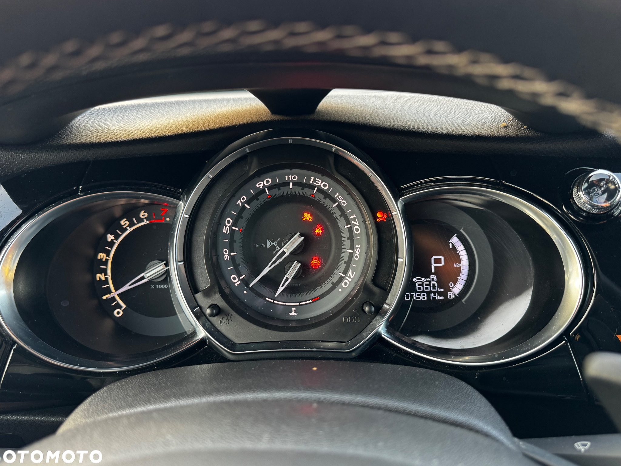 Citroën DS3 PureTech 110 Start & Stop EAT6 SportChic - 23
