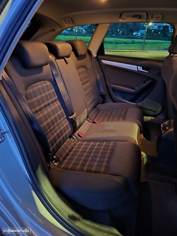 Audi A4 Avant 2.0 TDI DPF multitronic S line Sport Pack - 8