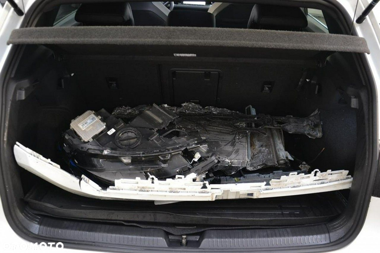 Volkswagen Golf - 38