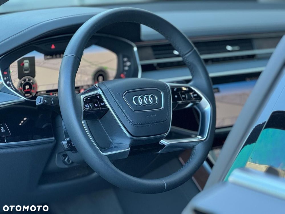 Audi A8 - 12