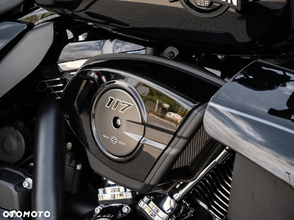 Harley-Davidson Touring Street Glide - 11