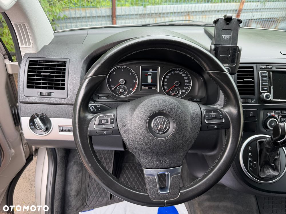 Volkswagen Multivan - 21