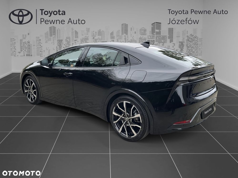 Toyota Prius - 4