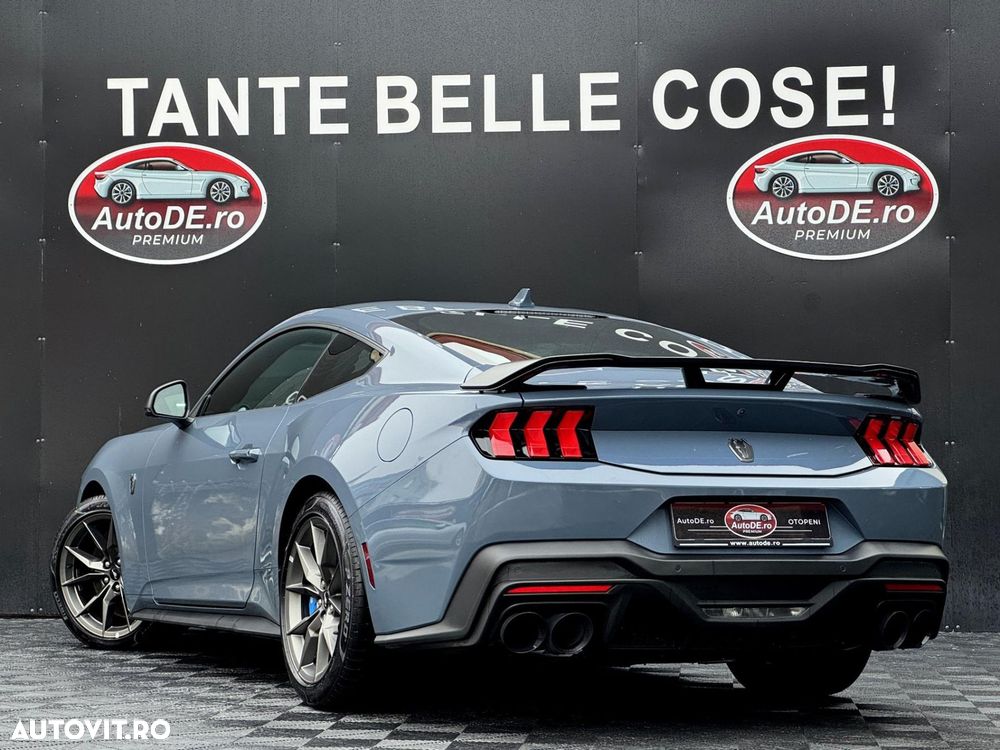 Ford Mustang - 4