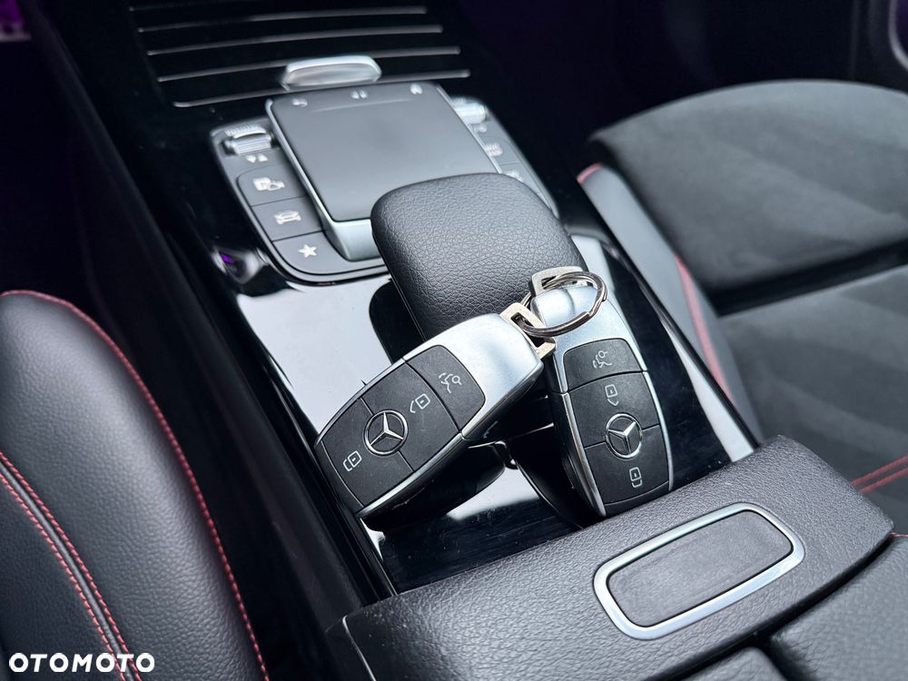 Mercedes-Benz CLA 180 7G-DCT Edition AMG Line - 32