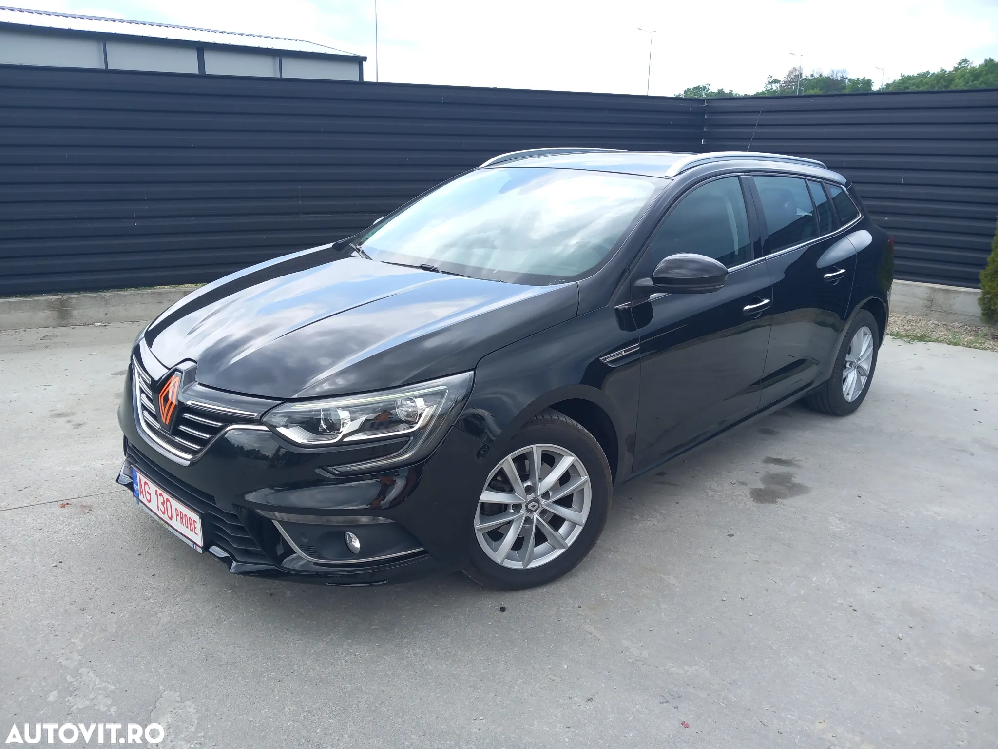 Renault Megane ENERGY dCi 110 EDC INTENS - 4