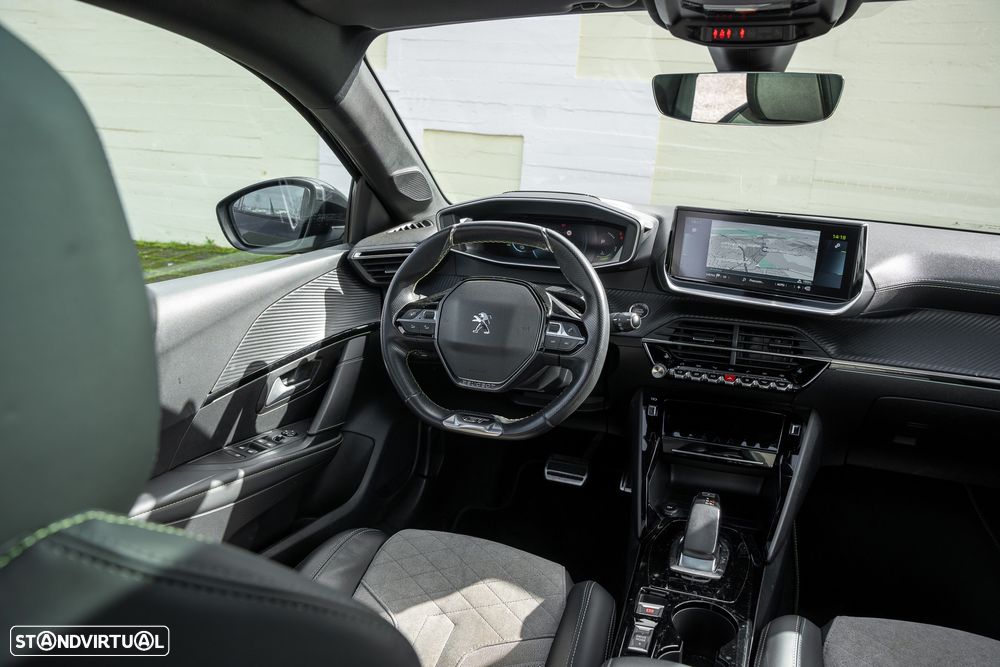 Peugeot e-208 GT - 25