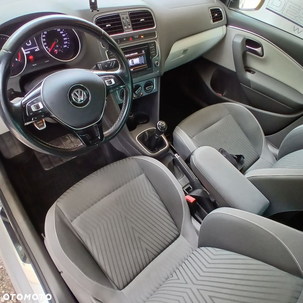 Volkswagen Polo 1.4 TDI (Blue Motion Technology) Comfortline - 10