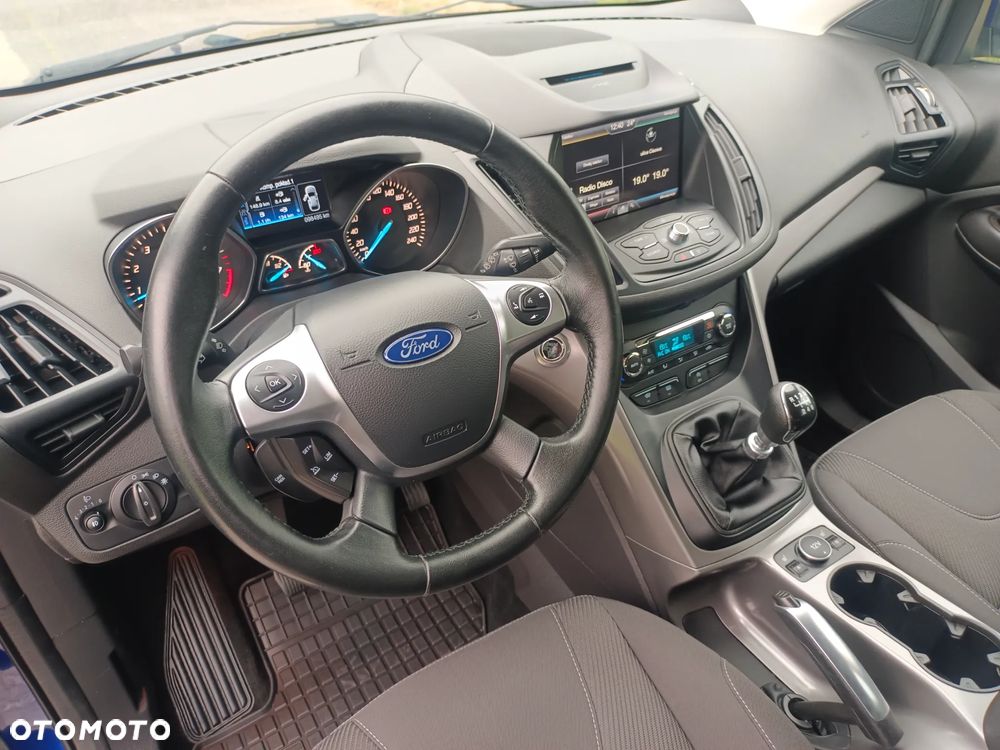 Ford Kuga - 12