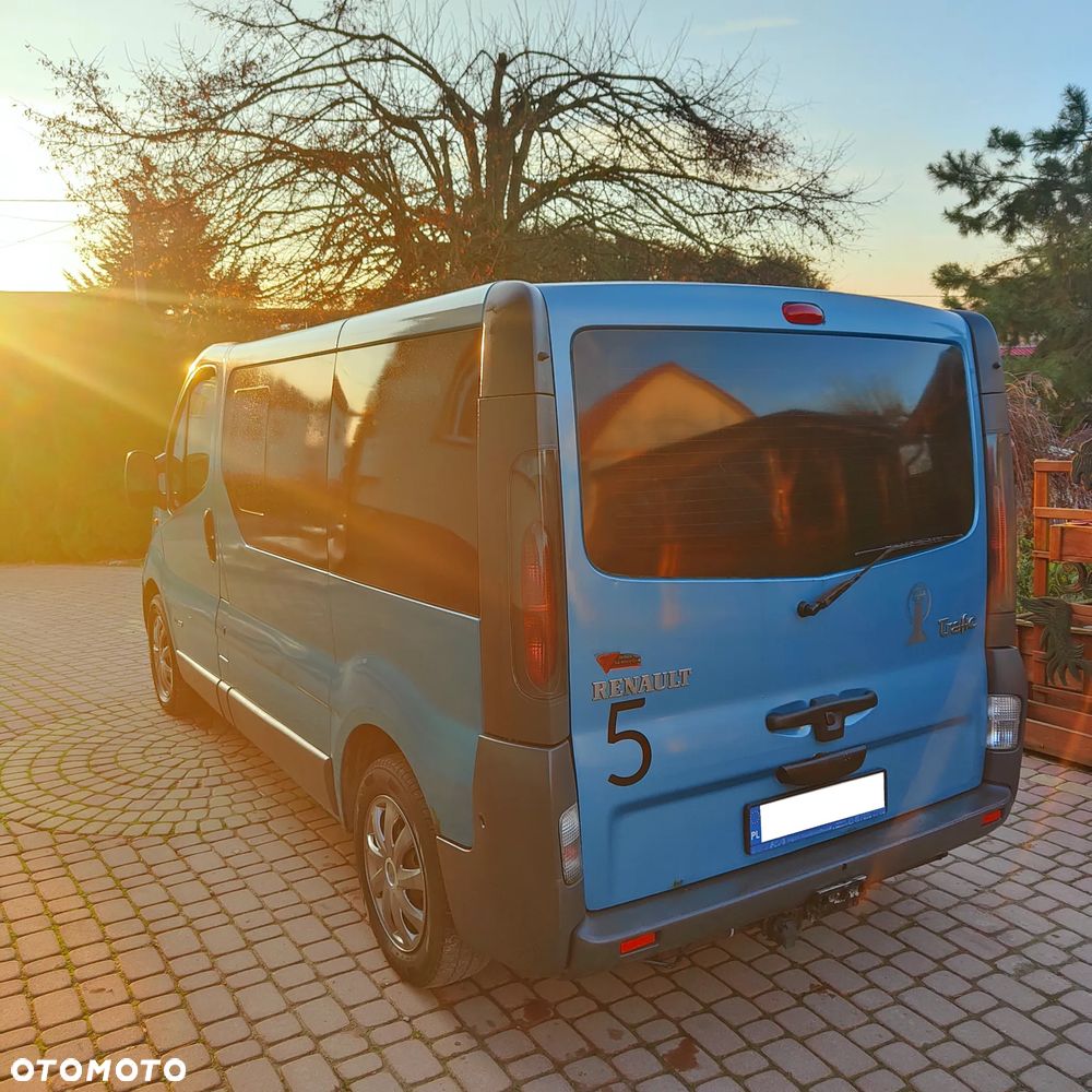 Renault Trafic Passenger - 6