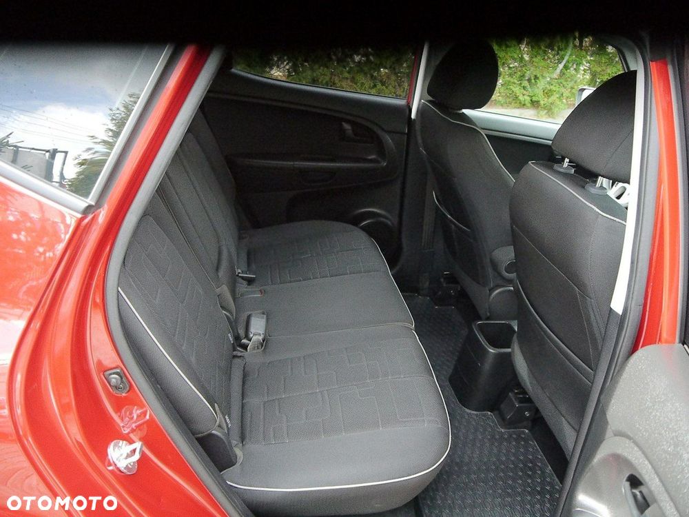 Kia Venga 1.4 CRDi 90 Dream-Team Edition - 26
