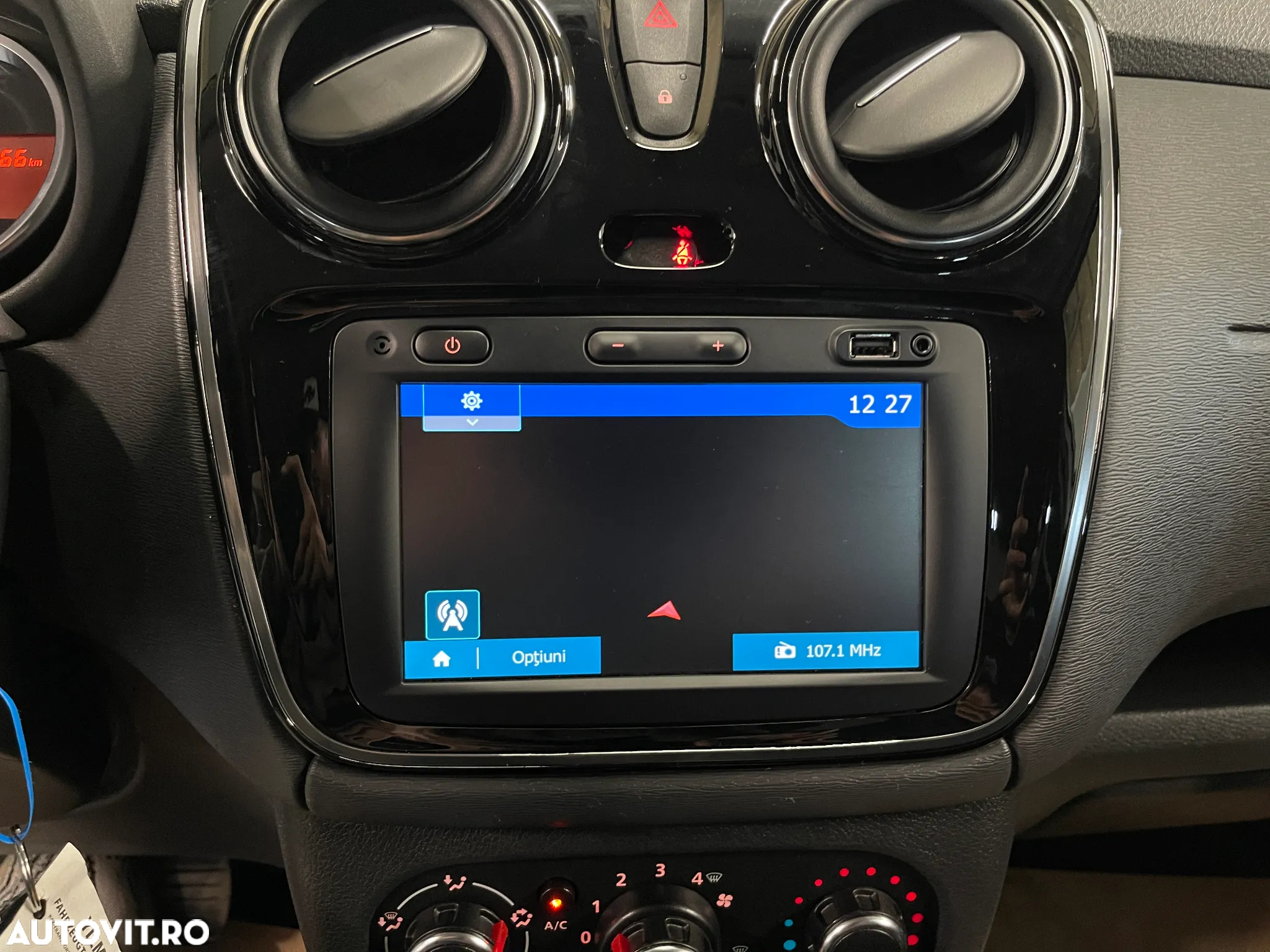 Dacia Lodgy 1.5 Blue dCi Stepway - 13