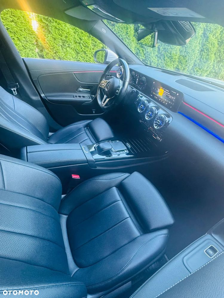 Mercedes-Benz CLA - 12