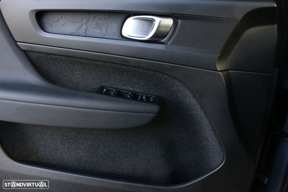 Volvo XC 40 Recharge Core - 34