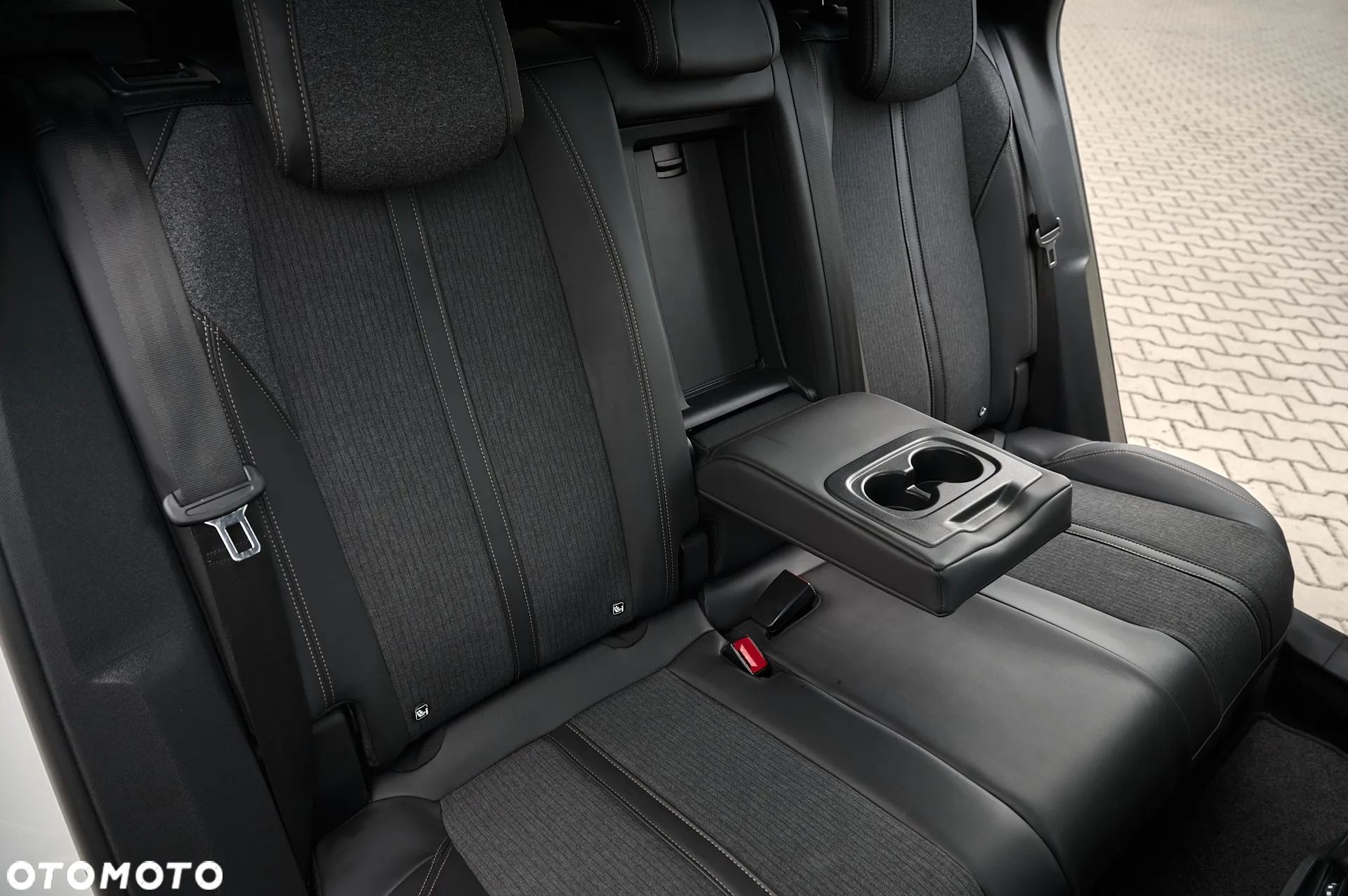 Peugeot 3008 1.5 BlueHDi GT S&S - 27