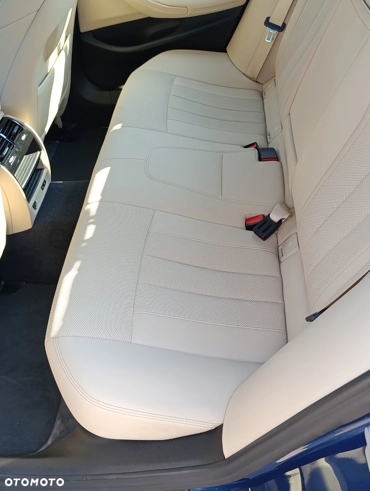 BMW Seria 5 530e - 22