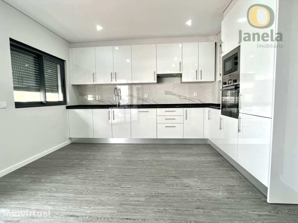 Maravilhoso T3 NOVO, com piscina, garagem e acabamentos de topo - Grande imagem: 3/25