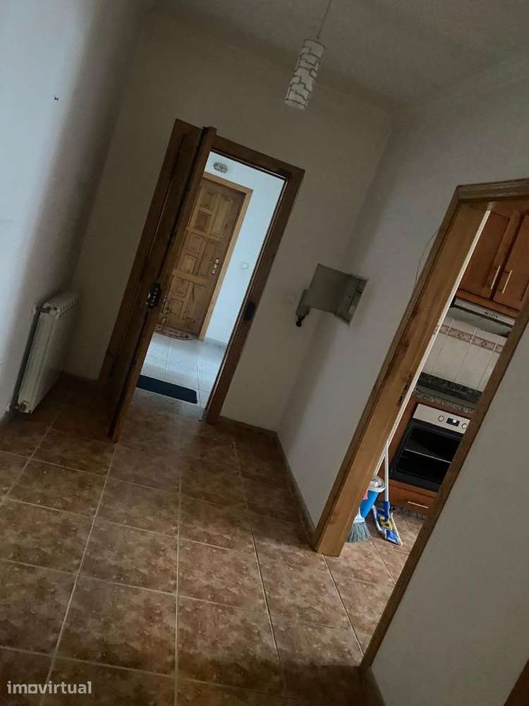 Aluga-se apartamento t2 em Vila Pouca de Aguiar, junto ao intermarché. - Grande imagem: 4/6
