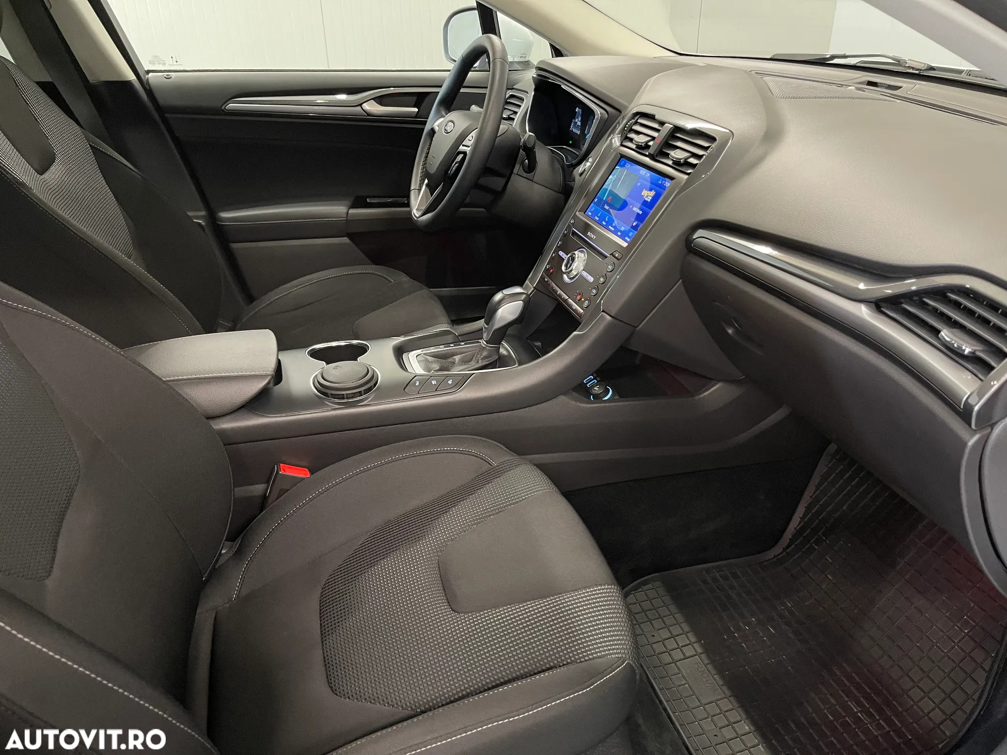 Ford Mondeo 2.0 HEV Titanium - 10
