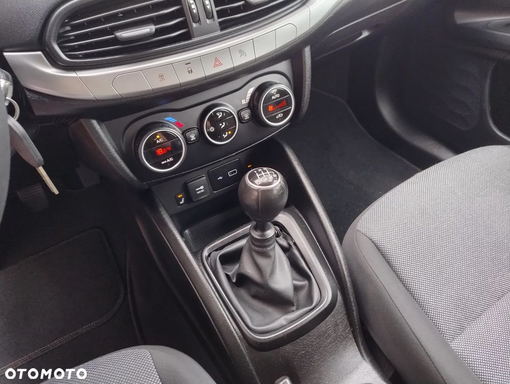 Fiat Tipo 1.4 16V More - 17