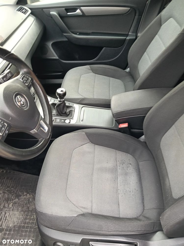 Volkswagen Passat 2.0 TDI Comfortline - 10