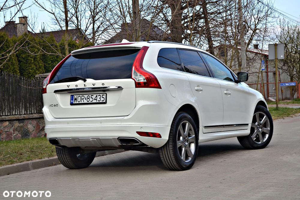 Volvo XC 60 D5 AWD Geartronic Summum - 13