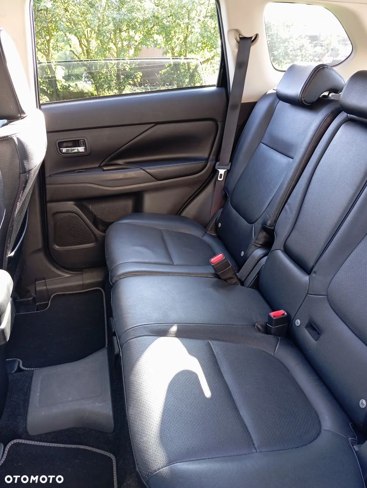 Mitsubishi Outlander - 5