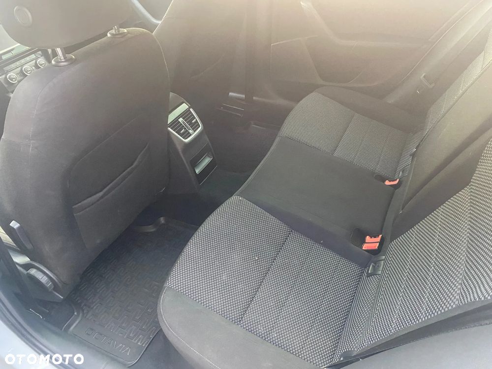 Skoda Octavia 2.0 TDI Ambition DSG EU6 - 8