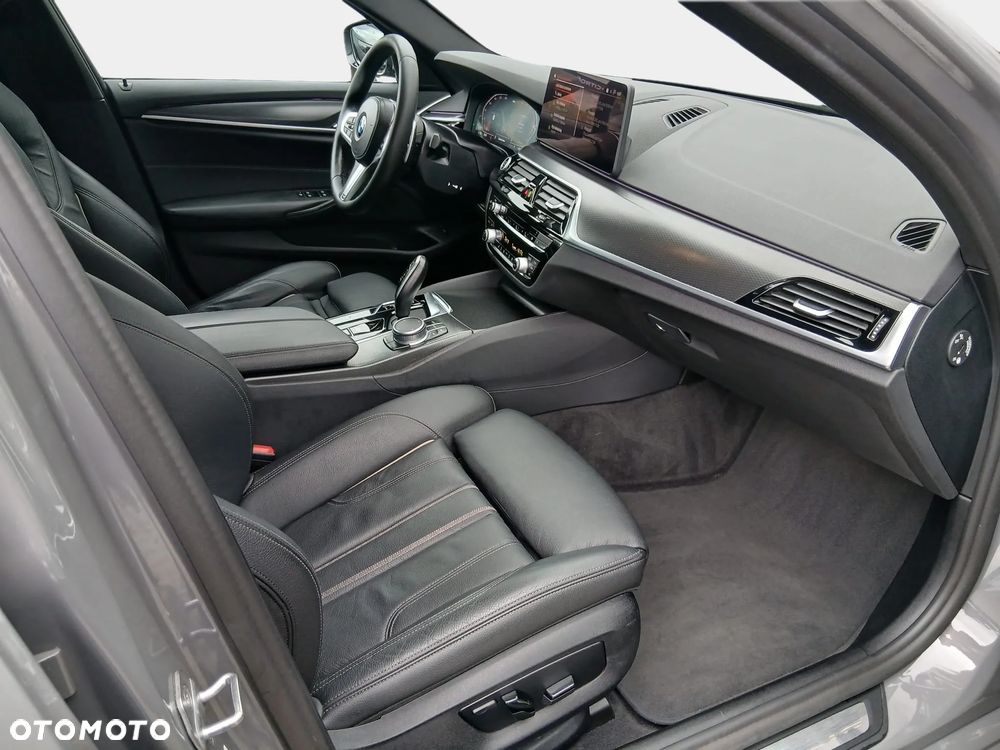 BMW Seria 5 518d mHEV Luxury Line - 28