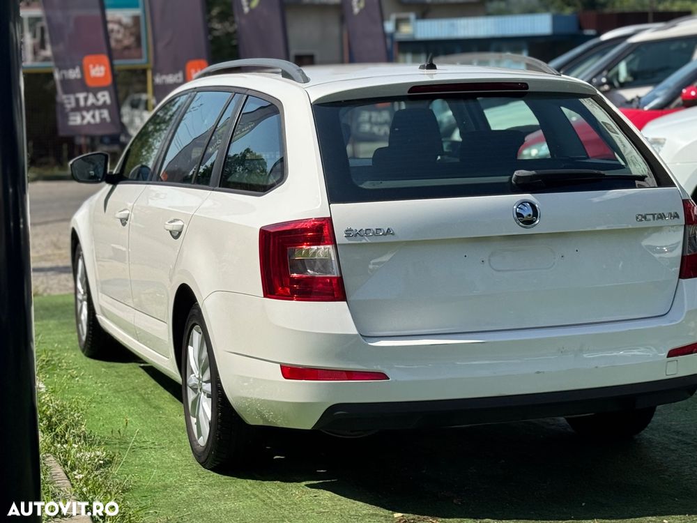 Skoda Octavia 2.0 TDI AMBITION DSG - 10