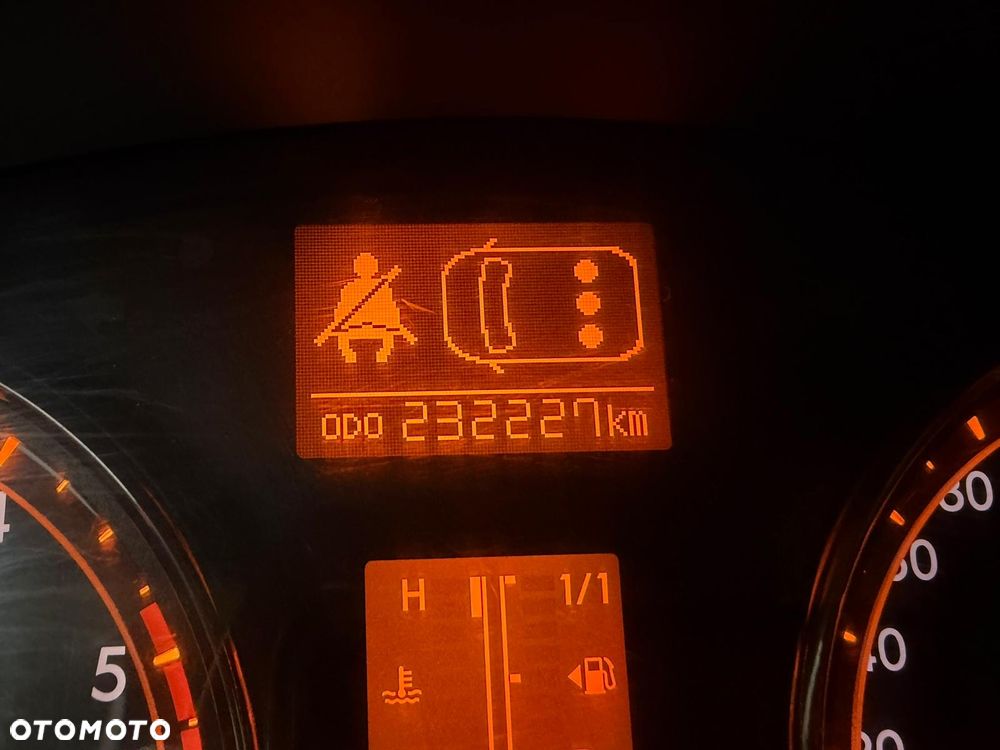 Toyota Avensis 2.0 D-4D Luna - 17