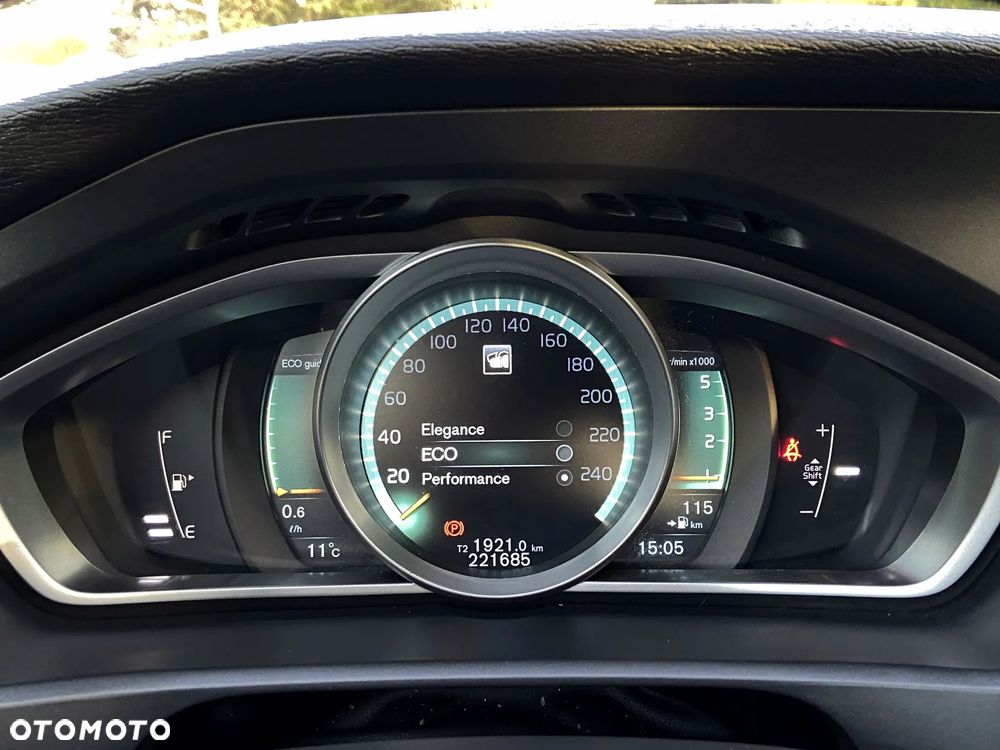 Volvo V40 D3 Momentum - 36