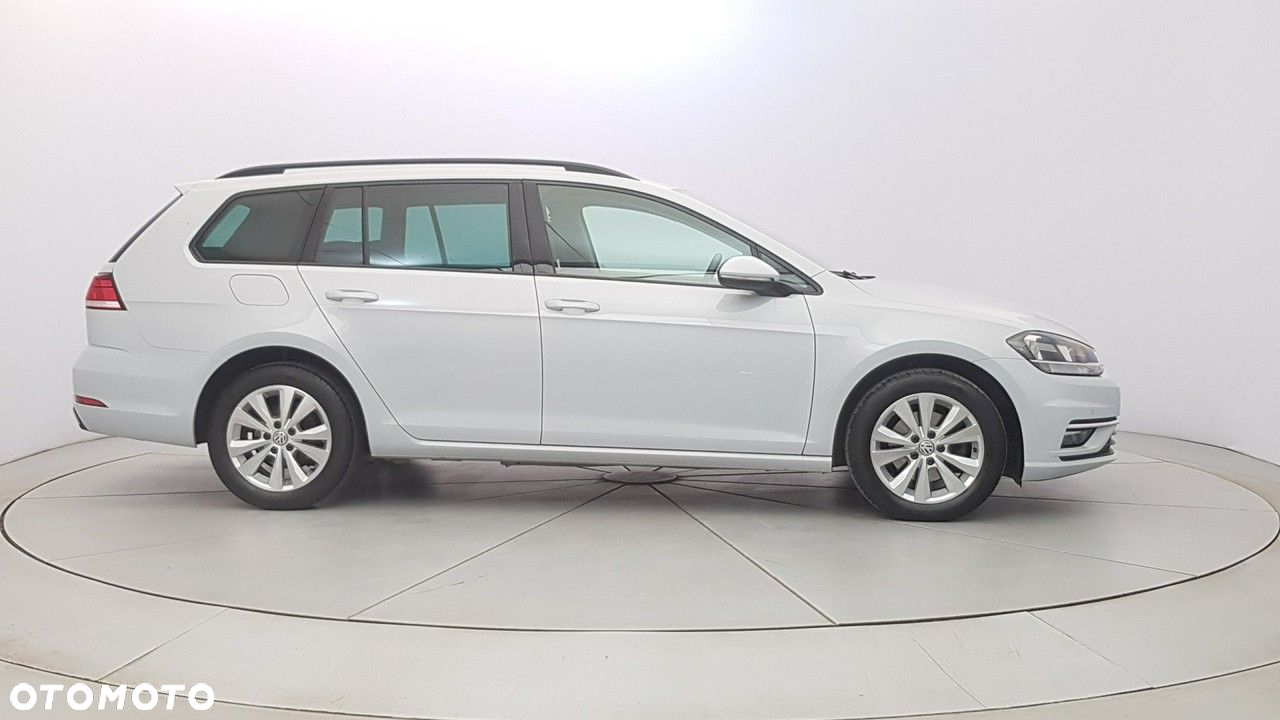 Volkswagen Golf - 8